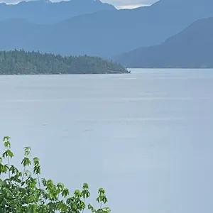  Homestay Shoreside Private Canada